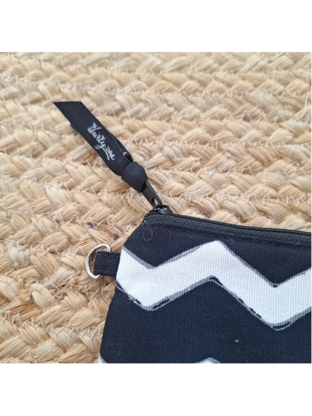 Thirty One Small Zipper Pouch Chevron Print BLACK & WHITE NWOT Makeup Cosmetic